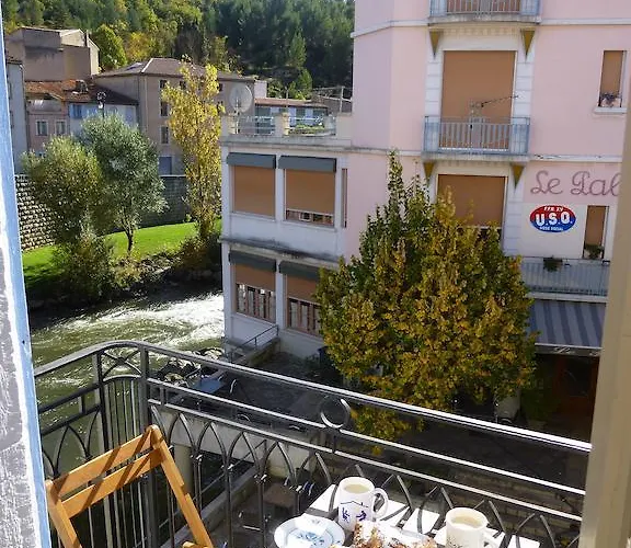 Alojamento de Acomodação e Pequeno-almoço Chateau View D'hôtes