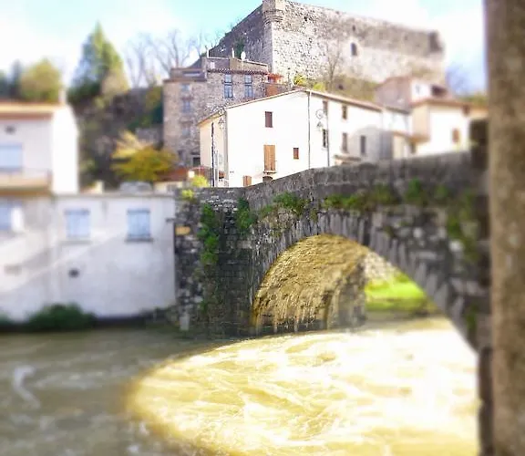 Chateau View D'hôtes Alojamento de Acomodação e Pequeno-almoço 3*